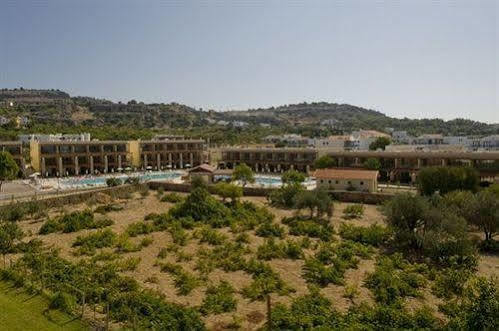 Island Blue Aparthotel 3*
