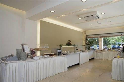 Island Blue Aparthotel 3*