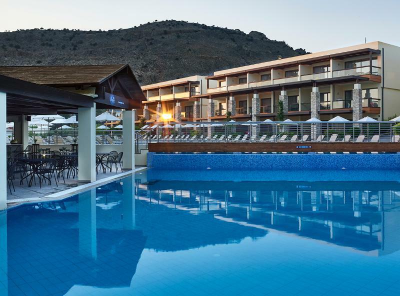Island Blue Aparthotel 3*